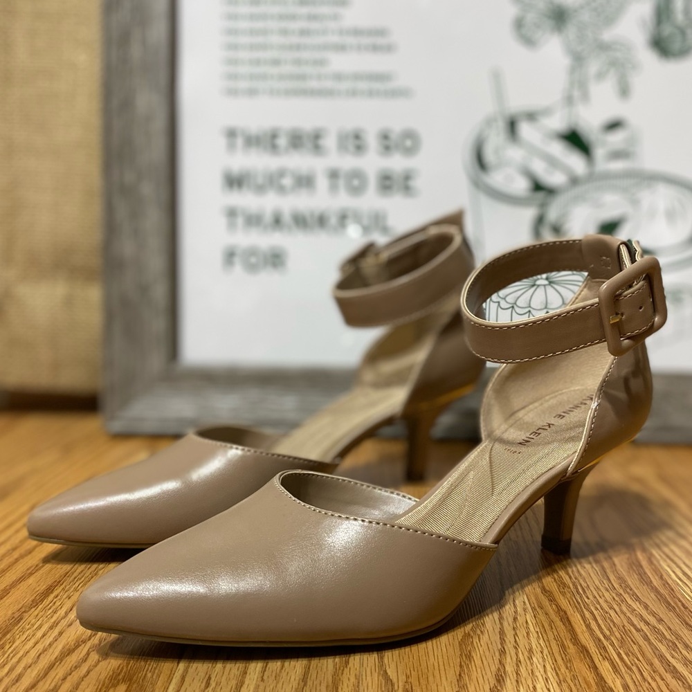 NWOT Ann Klein Nude Kitten Heels | Women’s Size 7.5 - Picture 1 of 7
